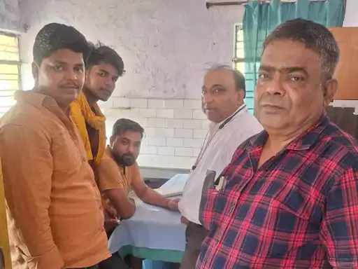 मुख्यमंत्री आरोग्य स्वास्थ्य मेला: चेतिया पीएचसी में 25 मरीजों की जांच, 5 की मलेरिया-टाइफाइड टेस्टिंग